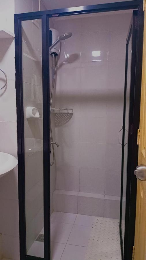 One Spatial Two Bedroom Condominium Unit With Pool And Gym Free Netflix And Wifi Iloilo City Ngoại thất bức ảnh